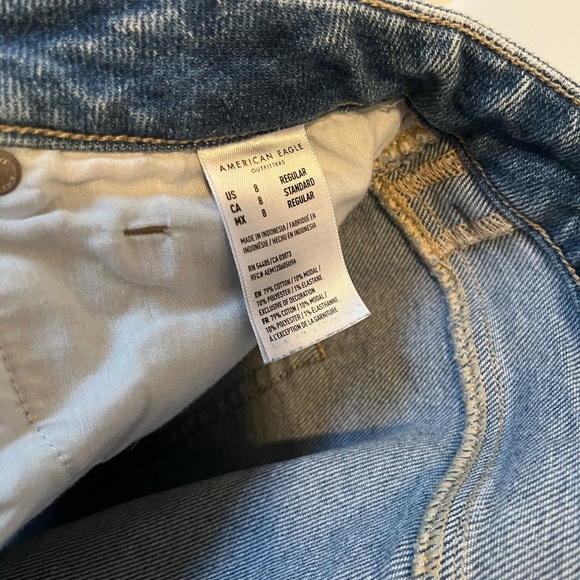 American Eagle Distressed Mom Jeans - Picture 7 of 8